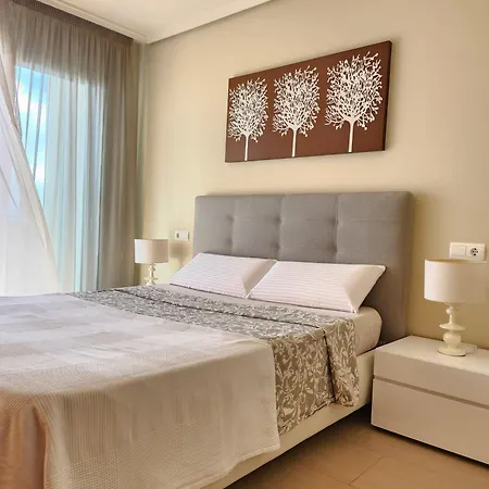 Spacious 2 Bedroom Flat In Playa De Lägenhet