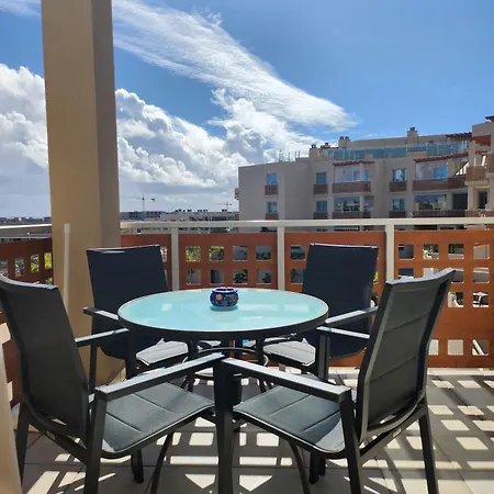 Spacious 2 Bedroom Flat In Playa De Lägenhet
