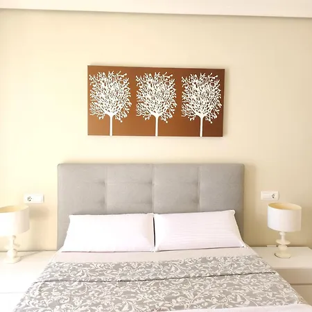 Spacious 2 Bedroom Flat In Playa De Apartament *