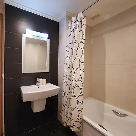 Spacious 2 Bedroom Flat In Playa De Apartment *